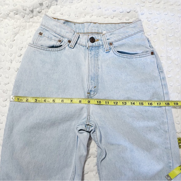 Levi's 512 90s Vintage Light Wash Mom Jeans 7/25” - Picture 11 of 14